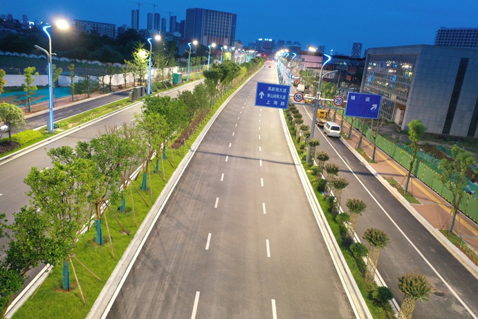 691南昌市政建設(shè)集團有限公司2021年江西省首條綠色科技示范路竣工通車.jpg