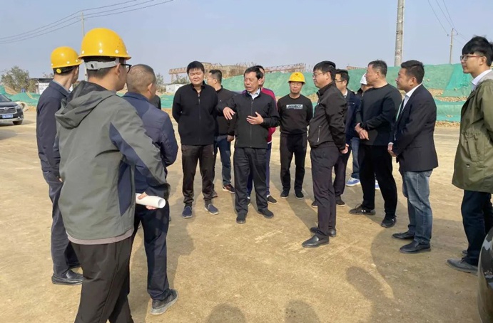市政公用集團萬義輝深入朱橋東路綜合管廊及基礎設施建設工程、昌東三路道路建設工程檢查指導